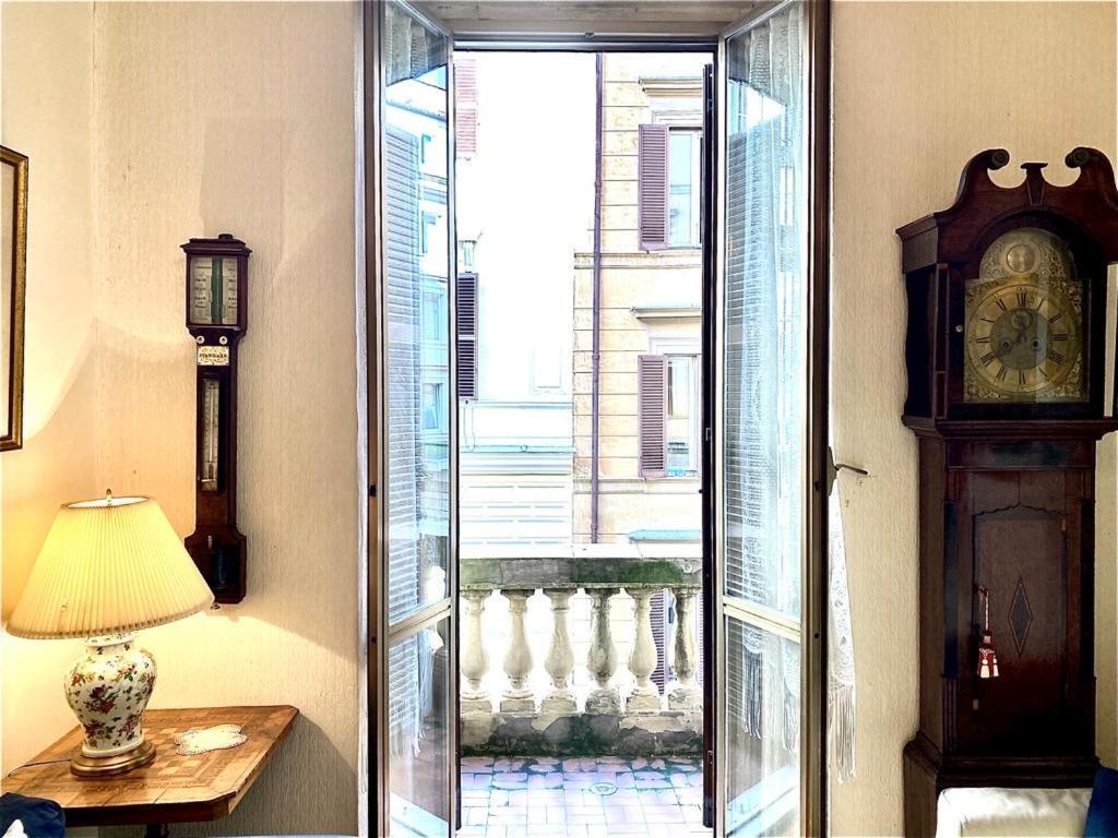 Traditional Style In The City Center Roma Exterior foto
