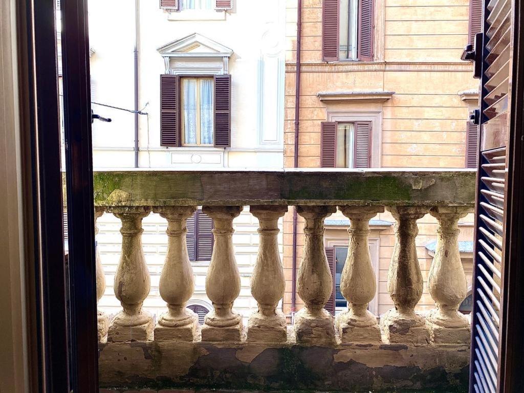 Traditional Style In The City Center Roma Exterior foto